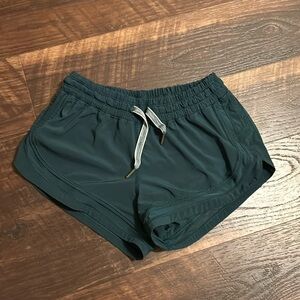 Green Lululemon shorts women’s size 4 2.5”